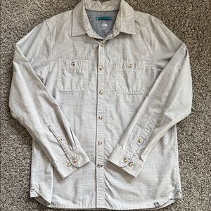 Men’s North Face shirt